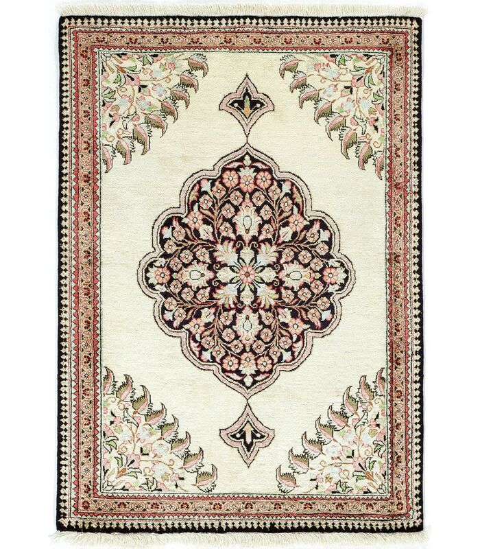 Qum silk
