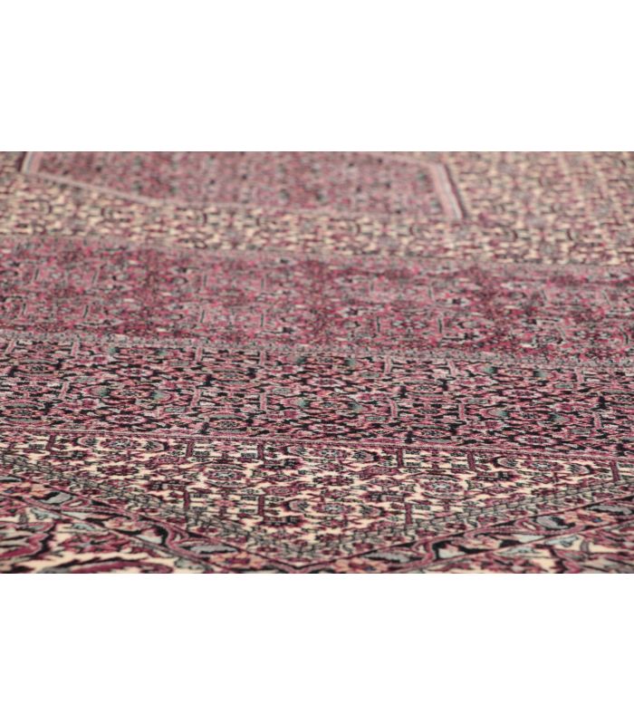 Bidjar with silk contours