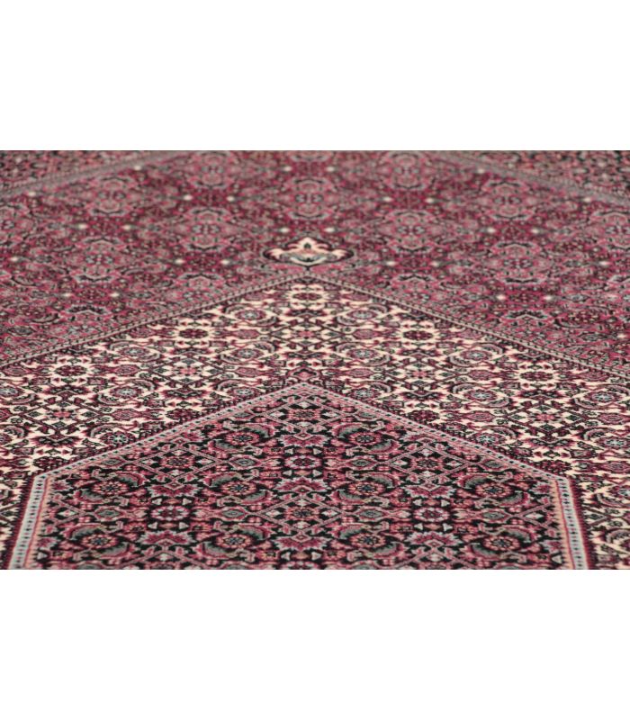 Bidjar with silk contours