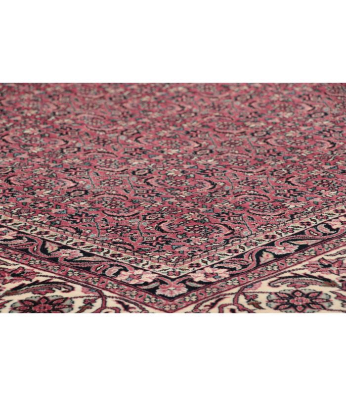 Bidjar with silk contours