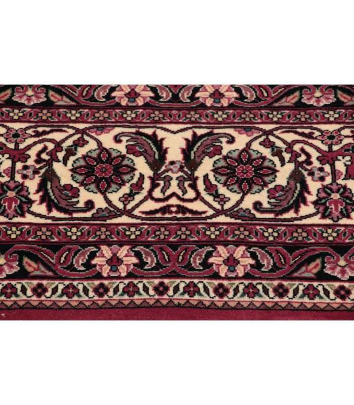 Bidjar with silk contours