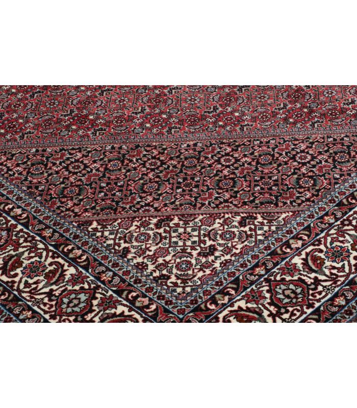 Bidjar with silk contours