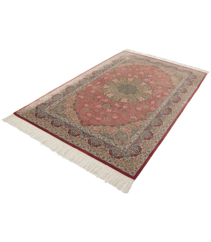 Qum silk