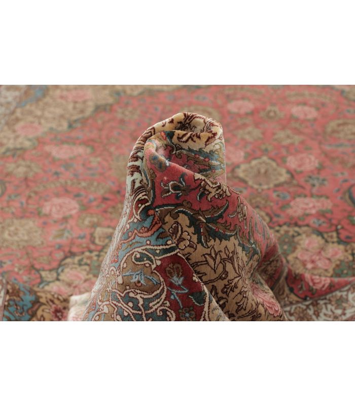 Qum silk