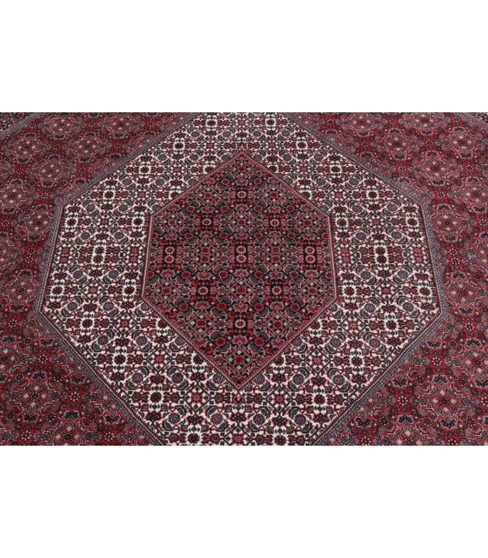 Bidjar with silk contours