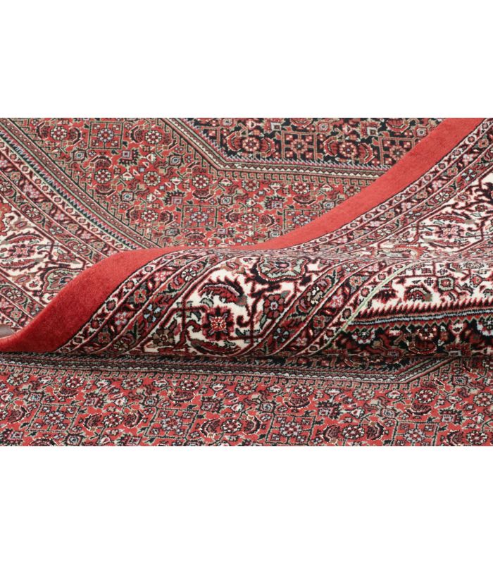 Bidjar with silk contours