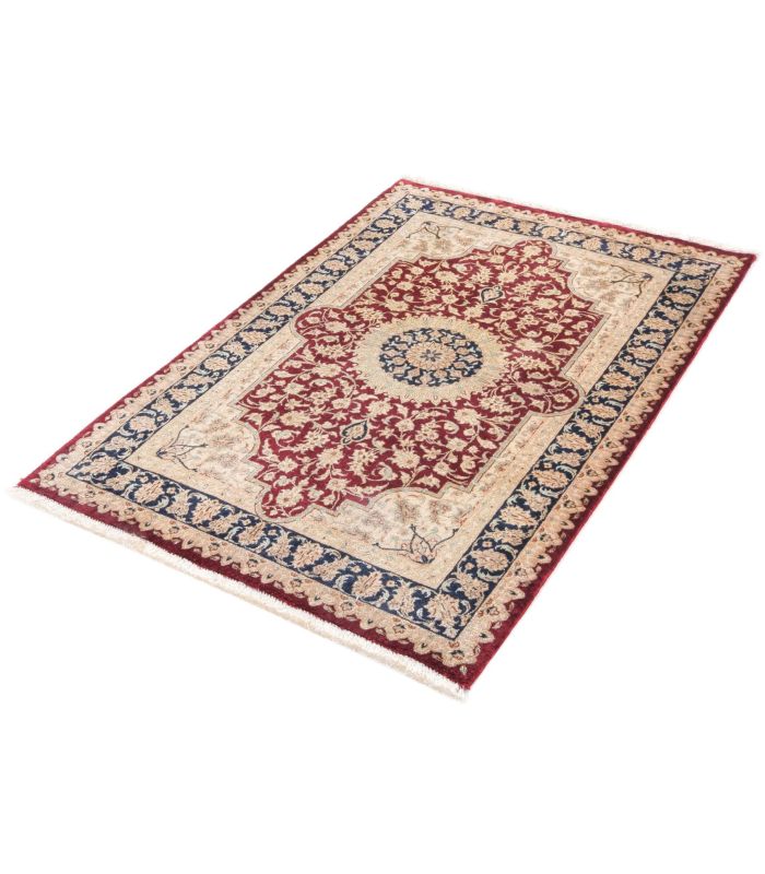 Qum silk