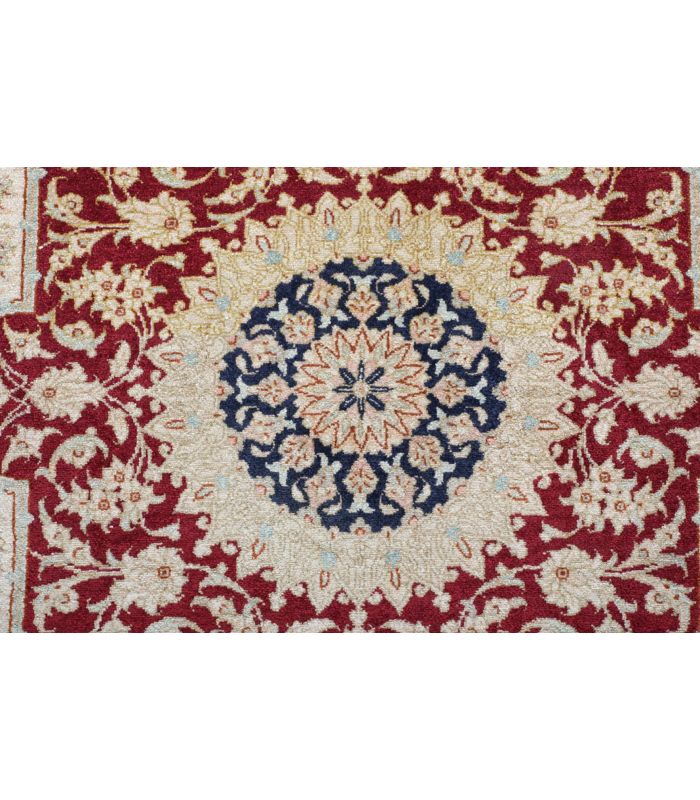 Qum silk