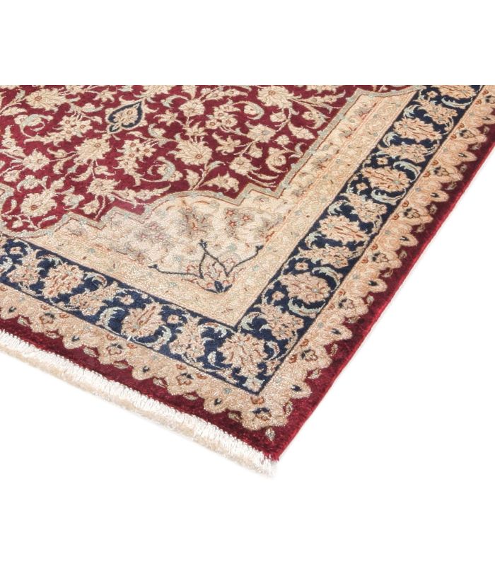 Qum silk