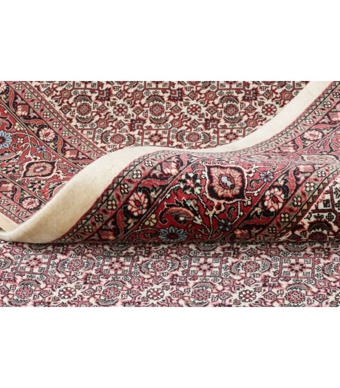 Bidjar with silk contours