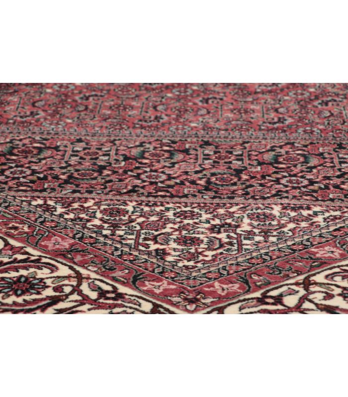 Bidjar with silk contours