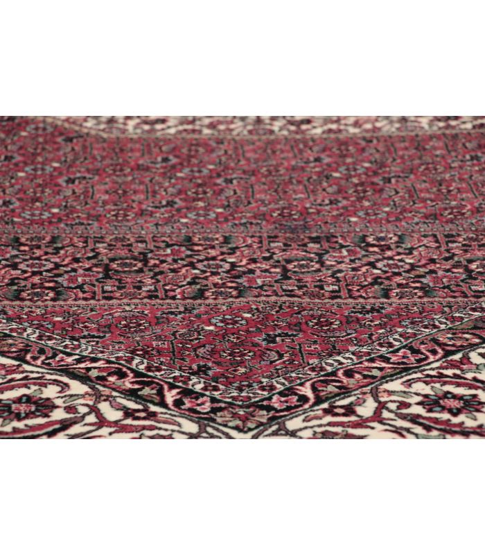 Bidjar with silk contours