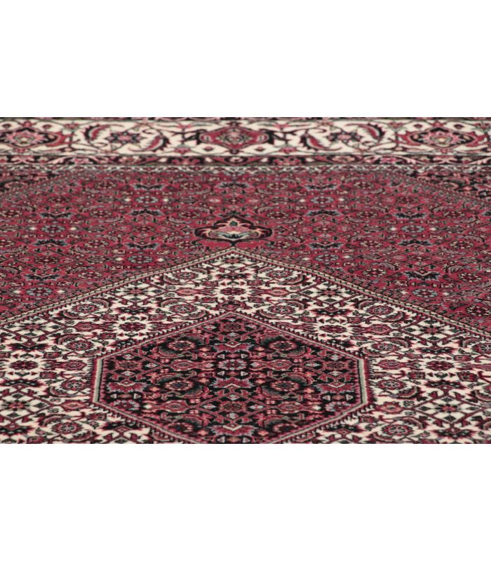 Bidjar with silk contours