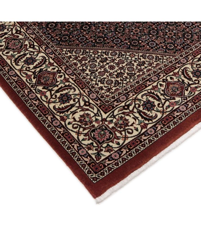 Bidjar with silk contours