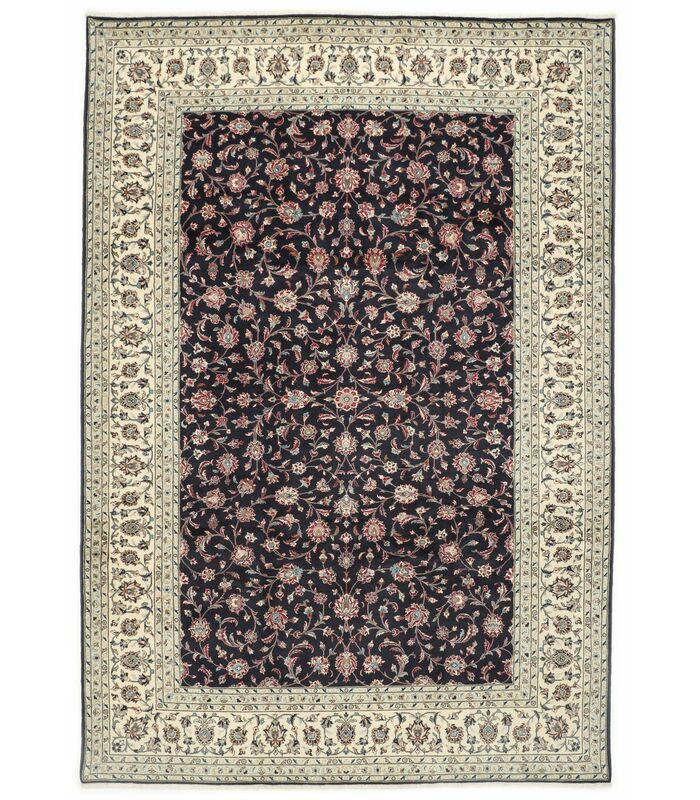 Keshan with silk contours