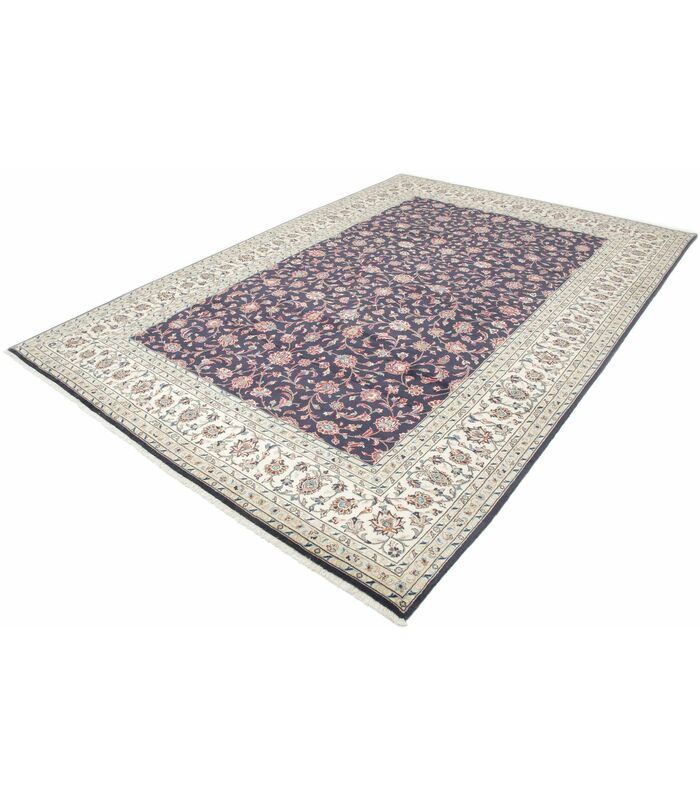 Keshan with silk contours