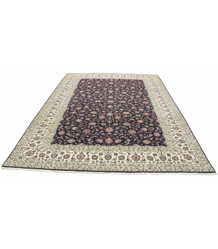 Keshan with silk contours