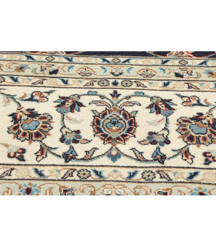 Keshan with silk contours