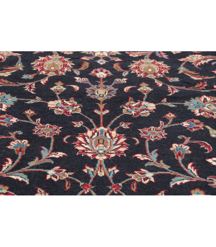 Keshan with silk contours