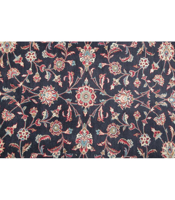 Keshan with silk contours