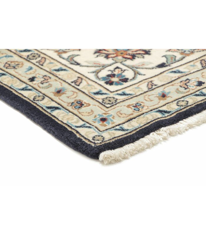 Keshan with silk contours