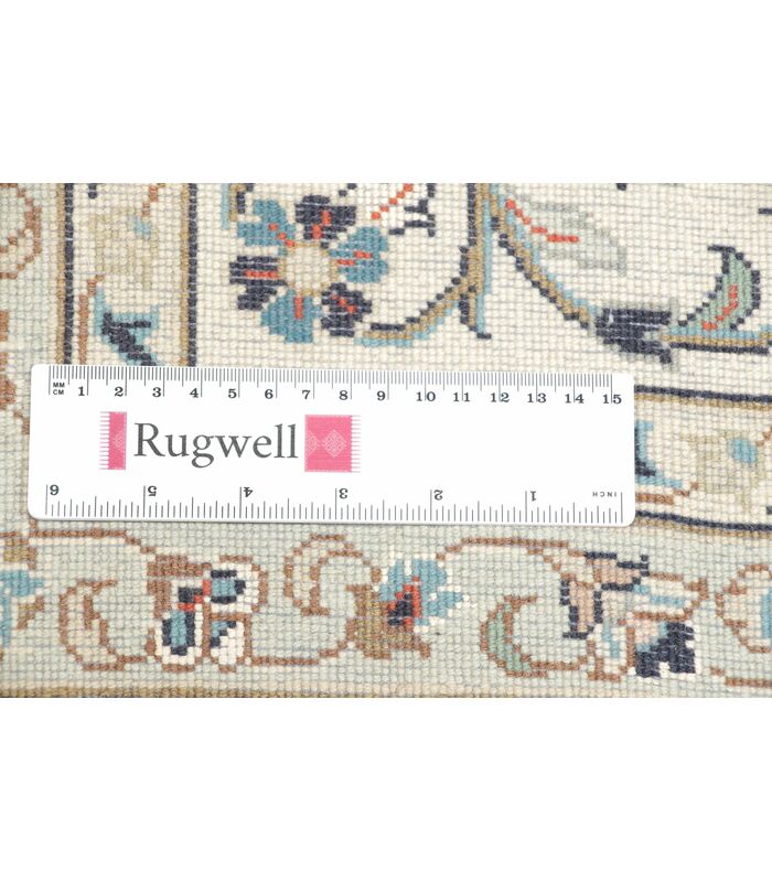 Keshan with silk contours