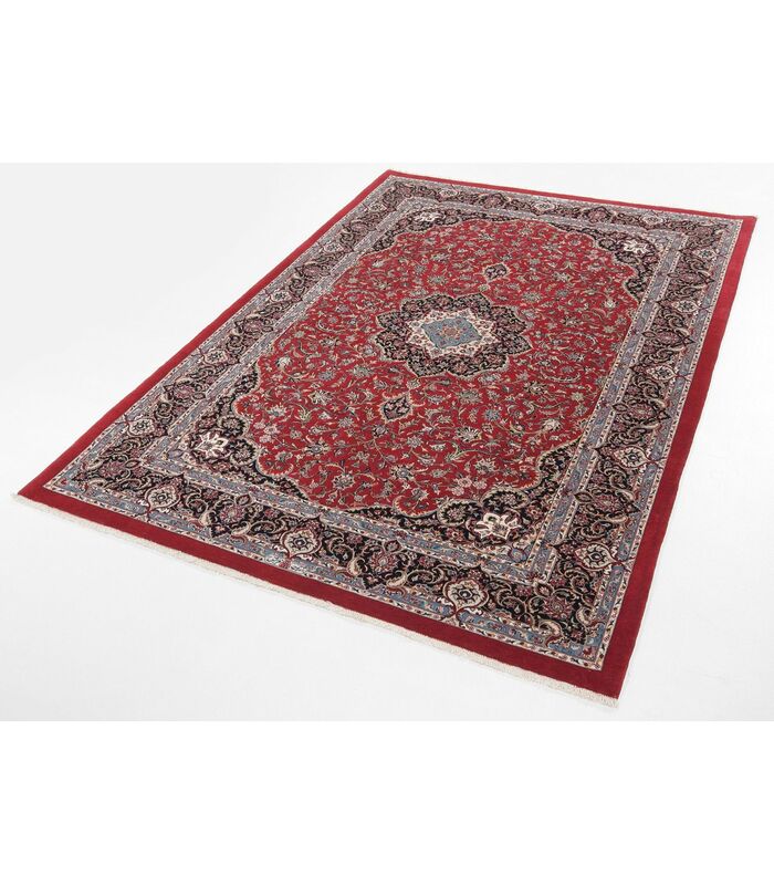 Ilam Sherkat on silk warp