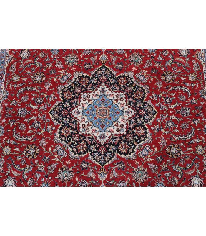 Ilam Sherkat on silk warp