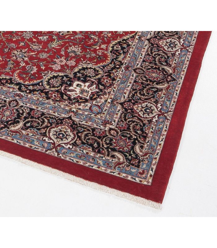 Ilam Sherkat on silk warp