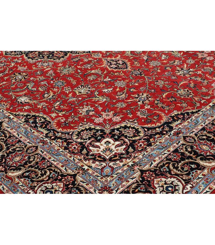 Ilam Sherkat on silk warp