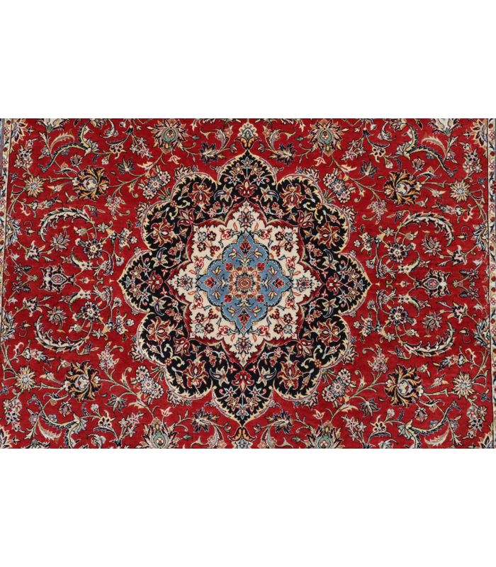 Ilam Sherkat on silk warp