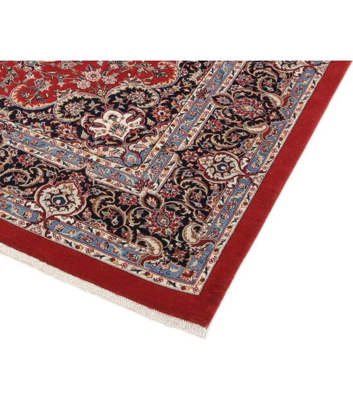 Ilam Sherkat on silk warp