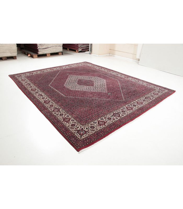 Bidjar with silk contours