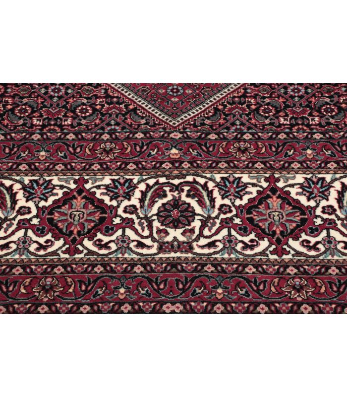 Bidjar with silk contours