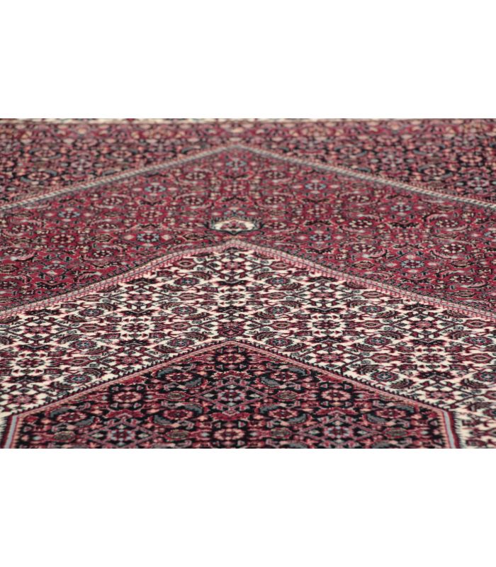 Bidjar with silk contours