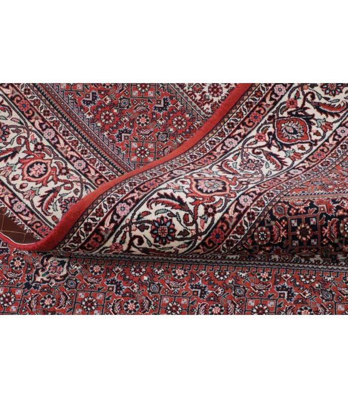 Bidjar with silk contours