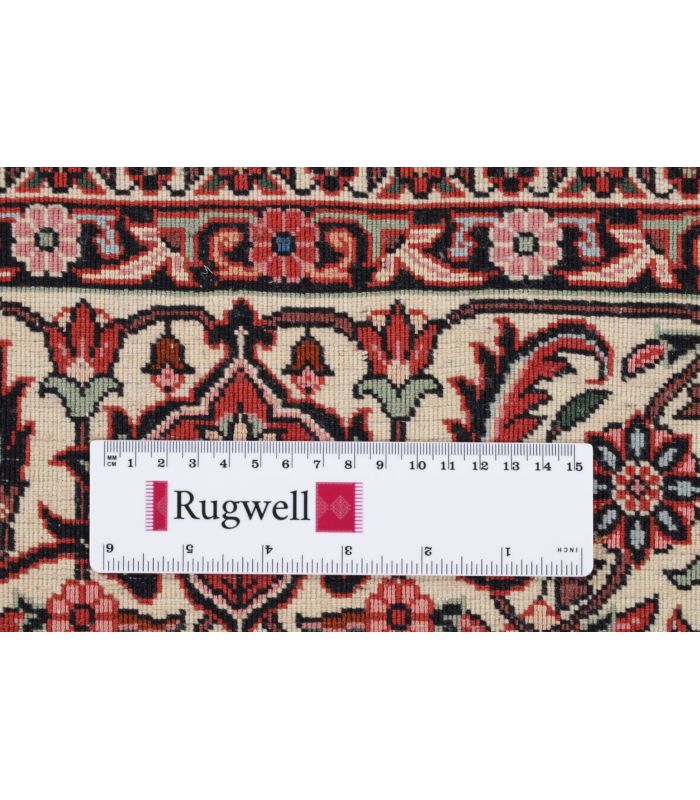 Bidjar with silk contours