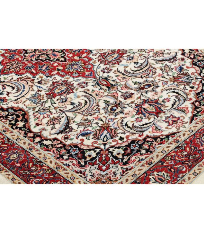 Ilam Sherkat auf Seide