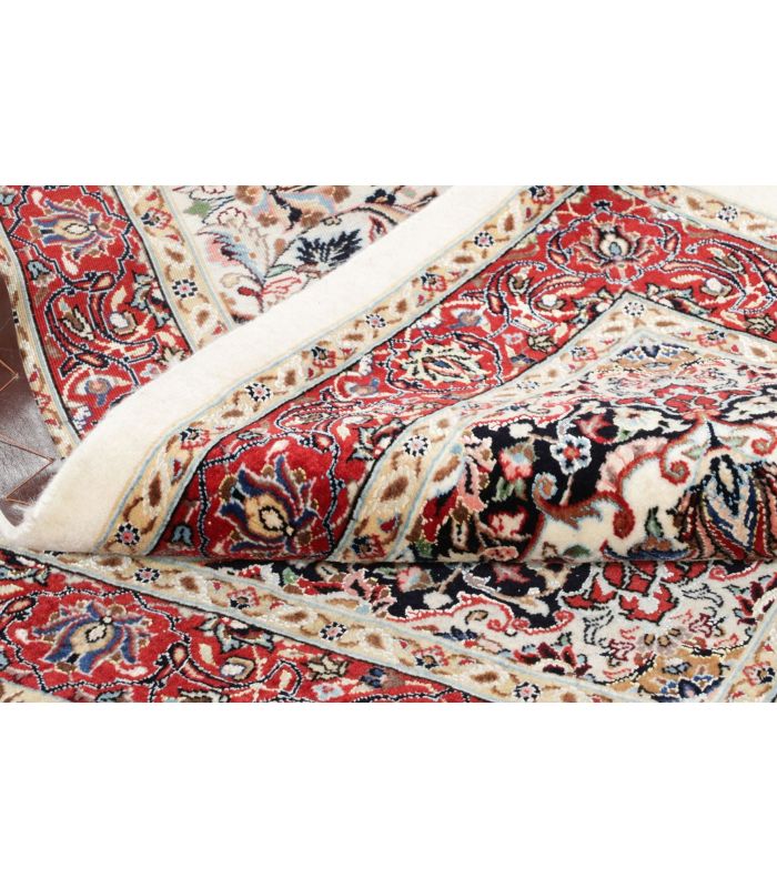 Ilam Sherkat auf Seide