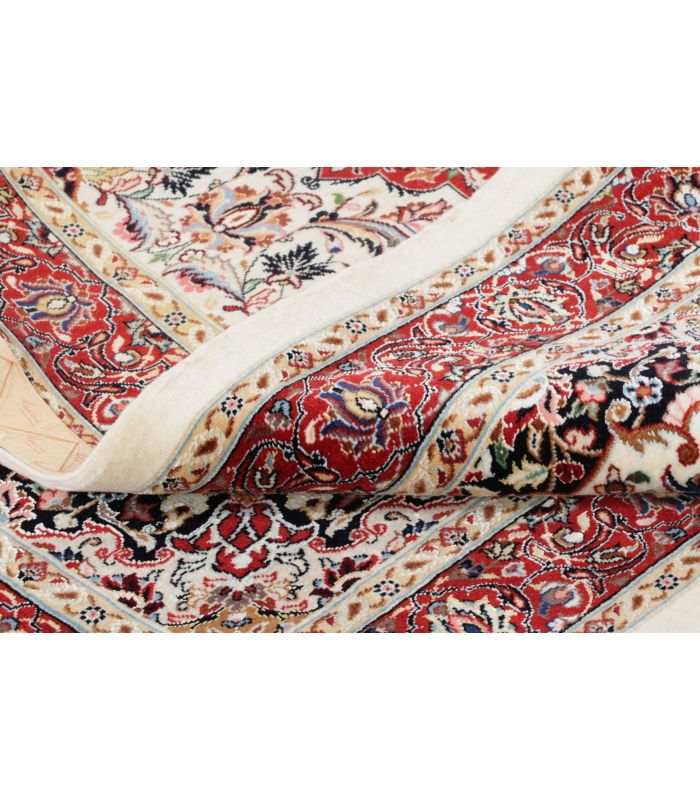 Ilam Sherkat auf Seide