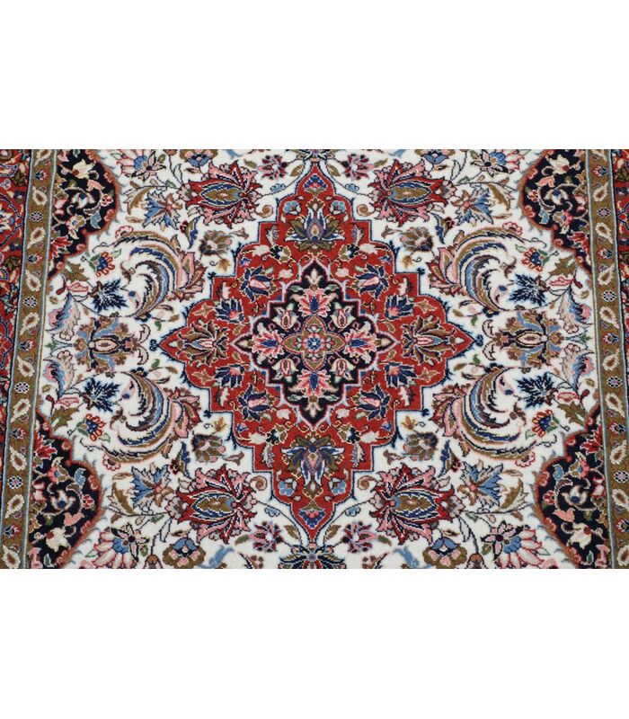 Ilam Sherkat auf Seide