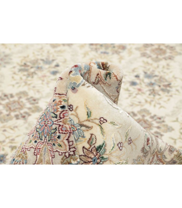 Ilam Sherkat auf Seide