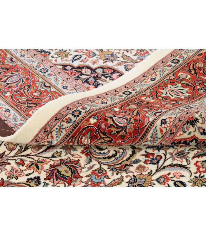 Ilam Sherkat auf Seide