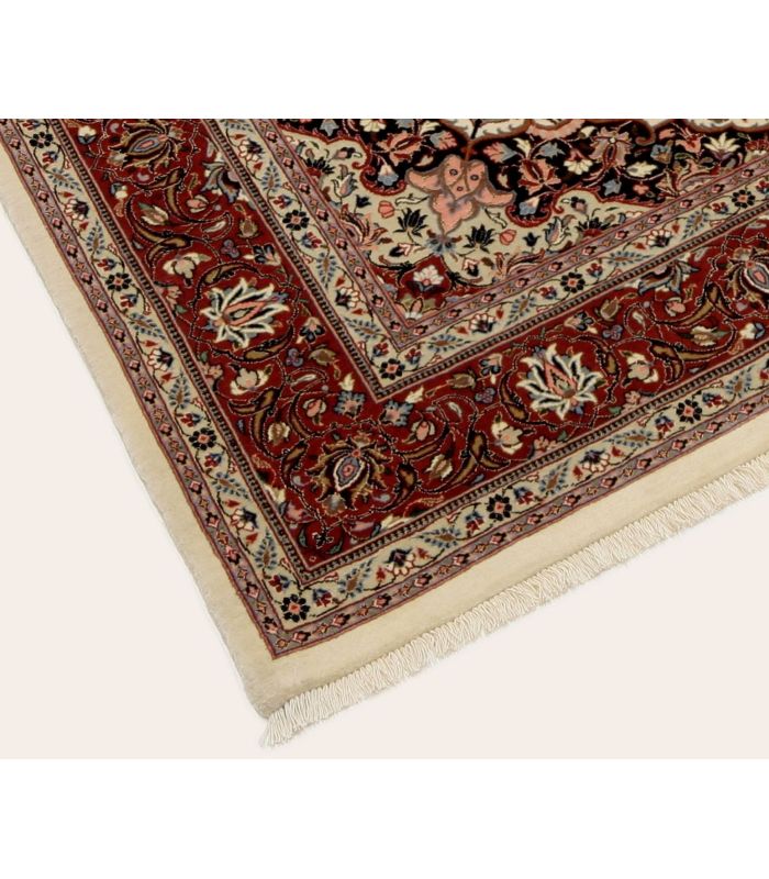 Ilam Sherkat auf Seide