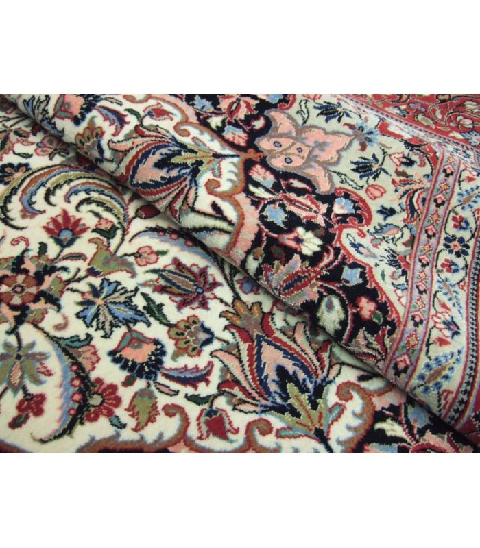 Ilam Sherkat auf Seide