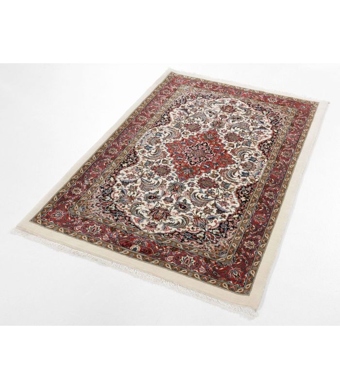 Ilam Sherkat auf Seide