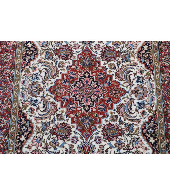 Ilam Sherkat auf Seide