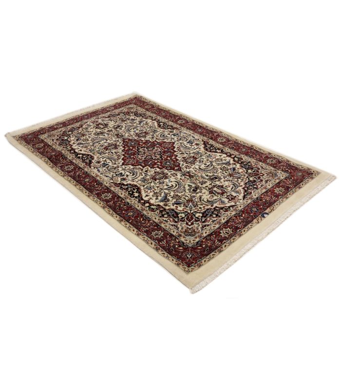 Ilam Sherkat auf Seide