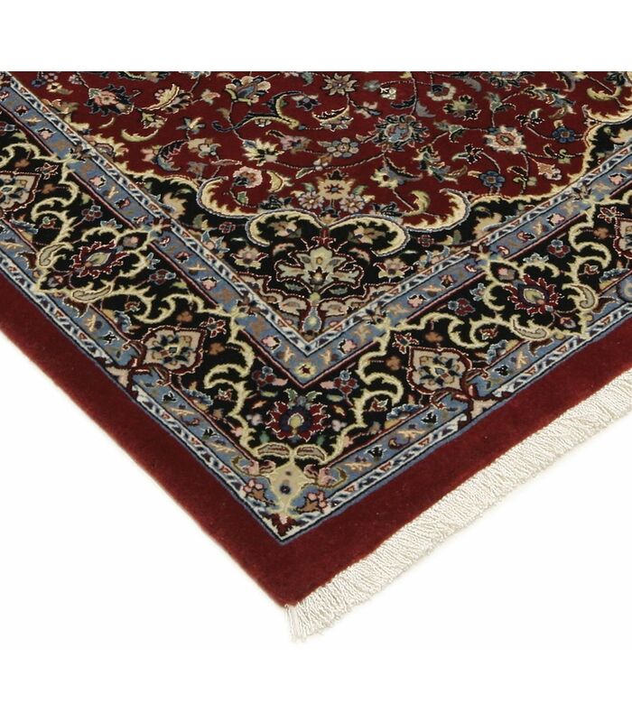 Ilam Sherkat on silk warp