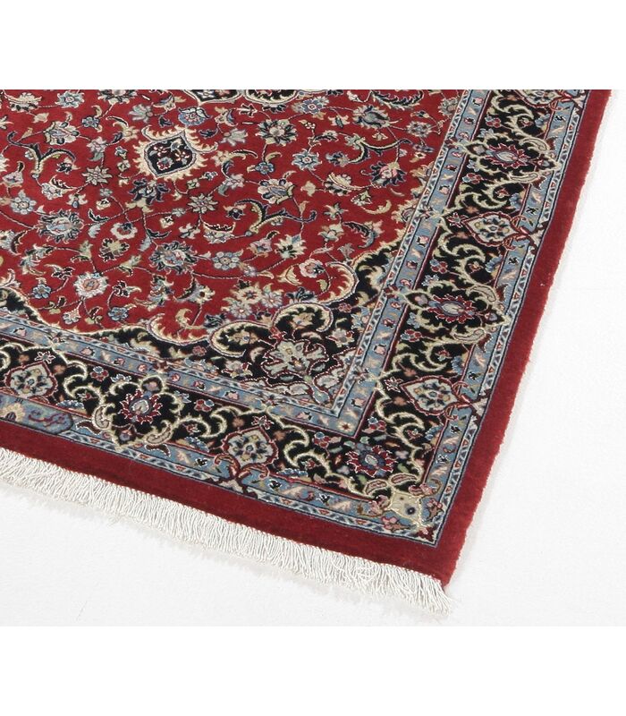 Ilam Sherkat on silk warp